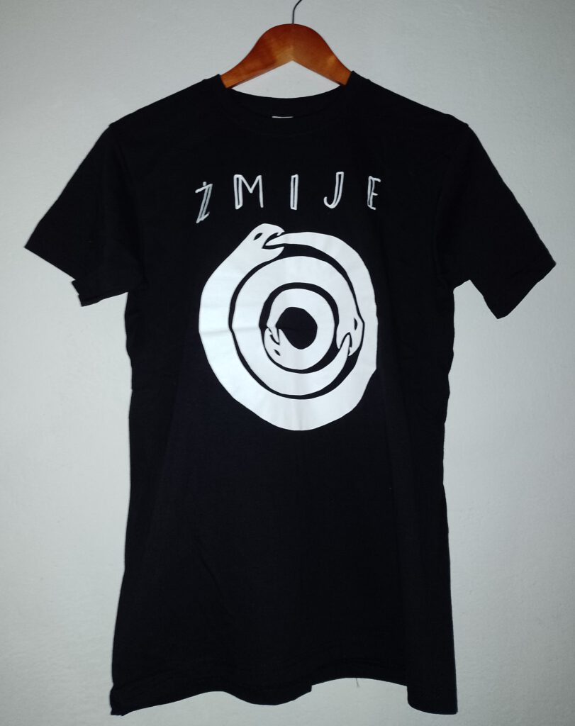 koszulka z logo zespołu Żmije
