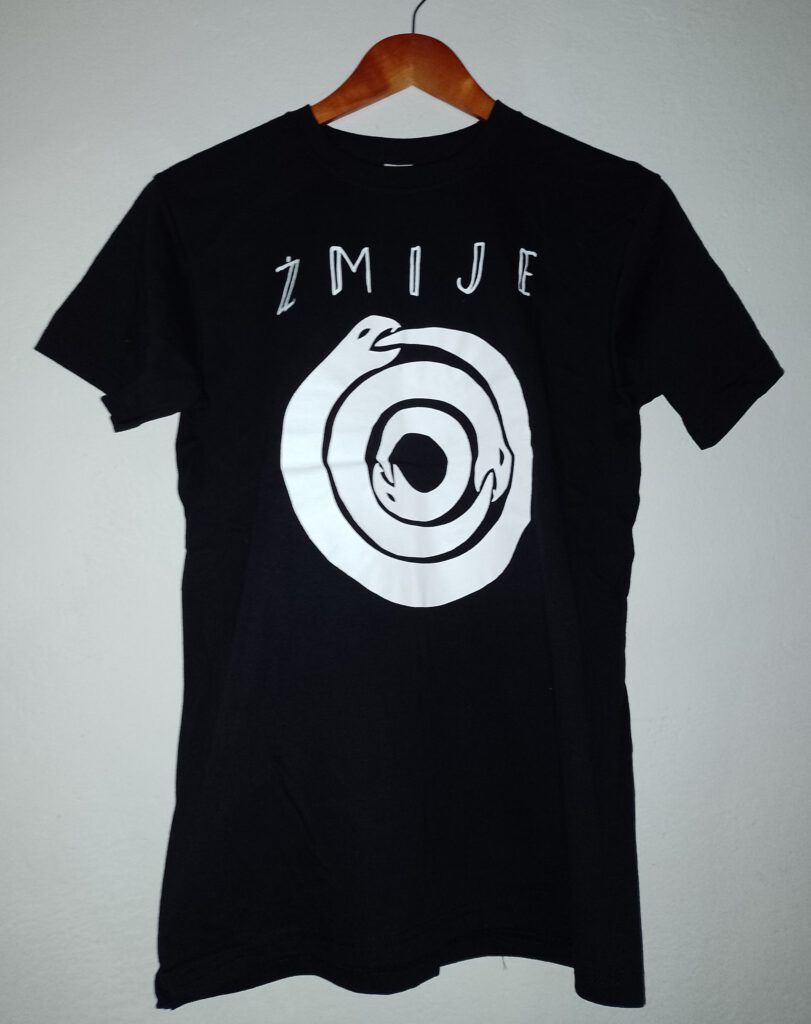 Koszulki/T - shirt - czarne damskie i męskie z logo zespołu.